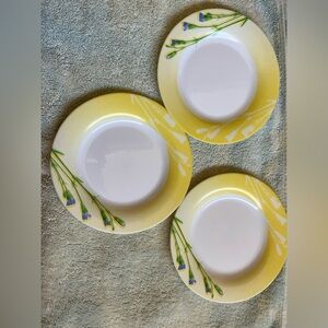 Royal Prestige Table Charm 3 Salad Plates and 2 Bowls